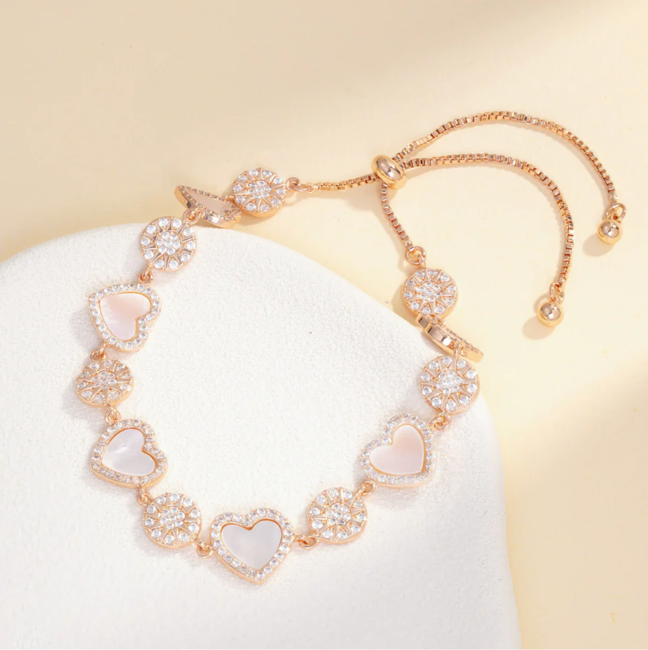 Gilded Hearts Charm Bracelet™